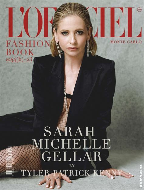 Sarah Michelle Gellar looked sensational as she stripped totally naked for a racy Valentine's Day post. The Scooby Doo star covered her modesty with nothing more than a red cardboard cut-out heart, held in front of her lithe frame and leaving just a little of her curves on display. Hollywood icon Sarah Michelle's toned pins, however, were ...